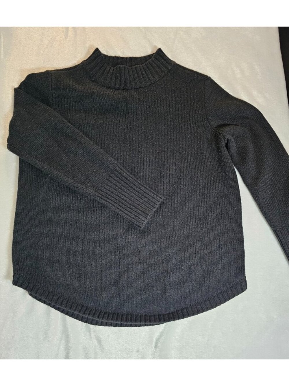 A New Approach ANA Crew Neck Pullover Sweater with Ribbed Details-Black-SZ M